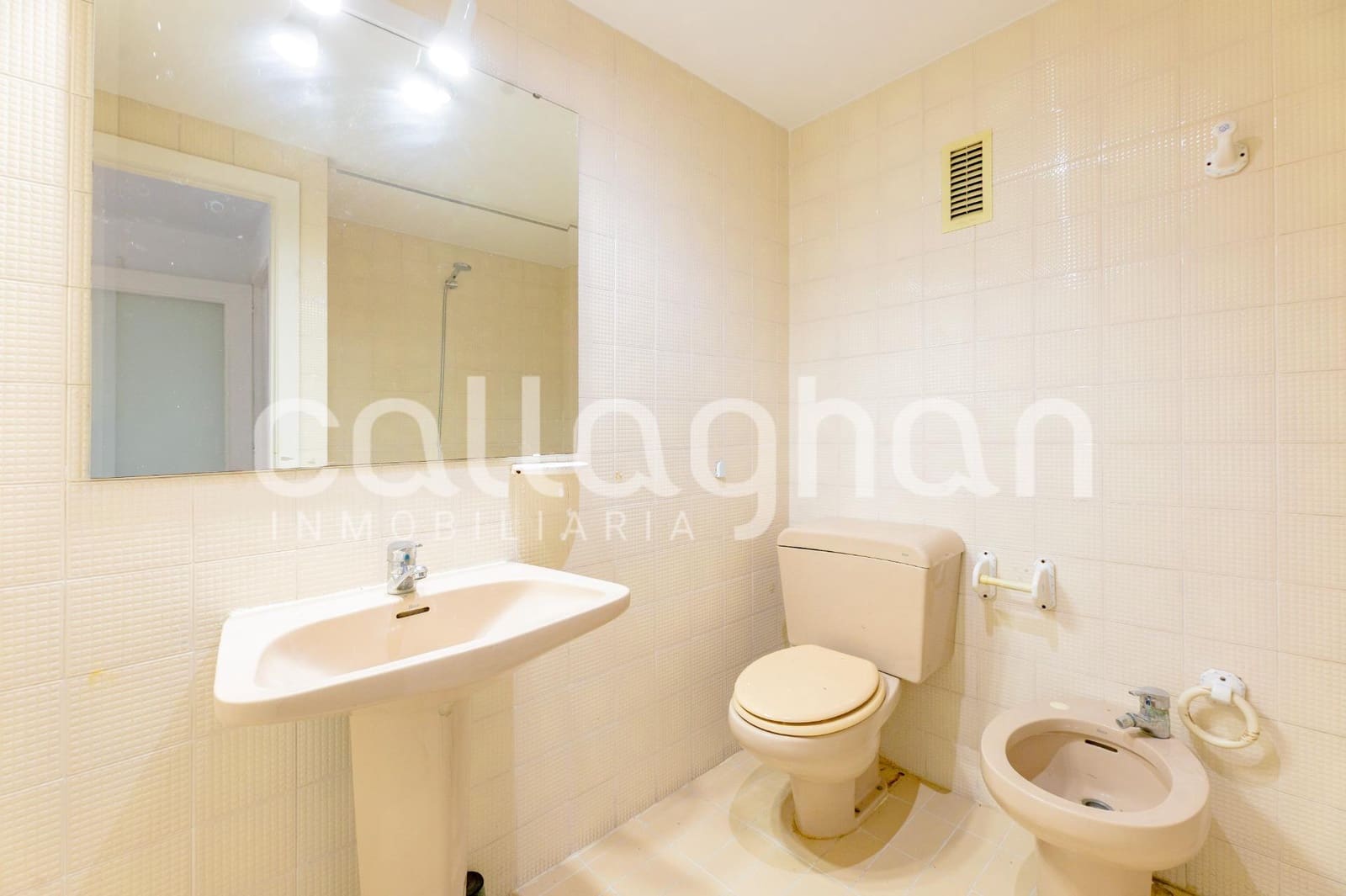 3 slaapkamer Flat te huur in Valencia stad met garage - € 1.600 (Ref: 9973500)