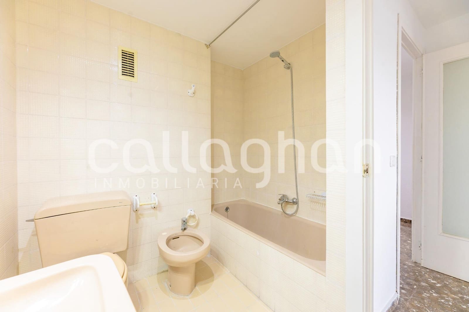 3 slaapkamer Flat te huur in Valencia stad met garage - € 1.600 (Ref: 9973500)