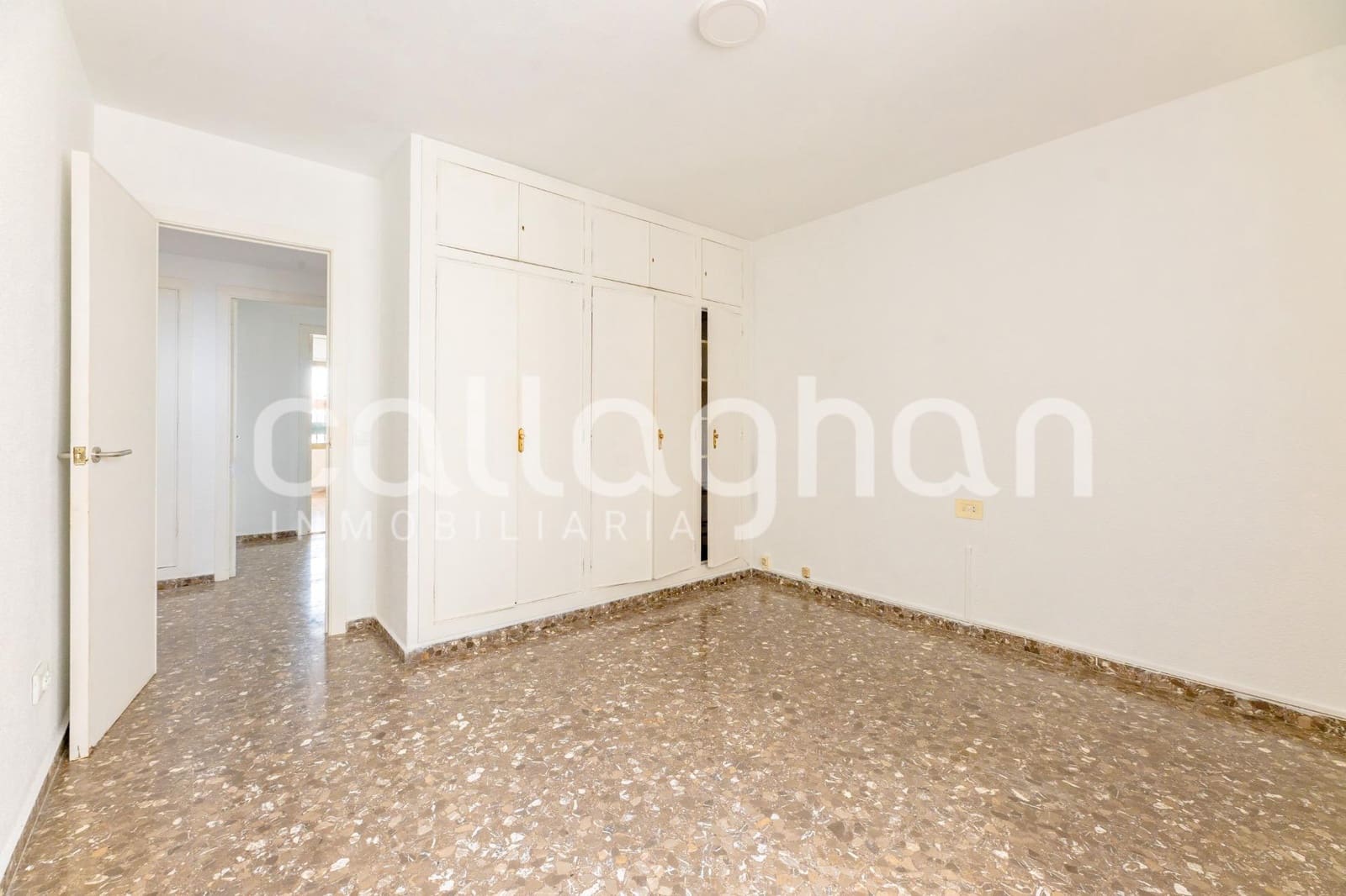 3 slaapkamer Flat te huur in Valencia stad met garage - € 1.600 (Ref: 9973500)