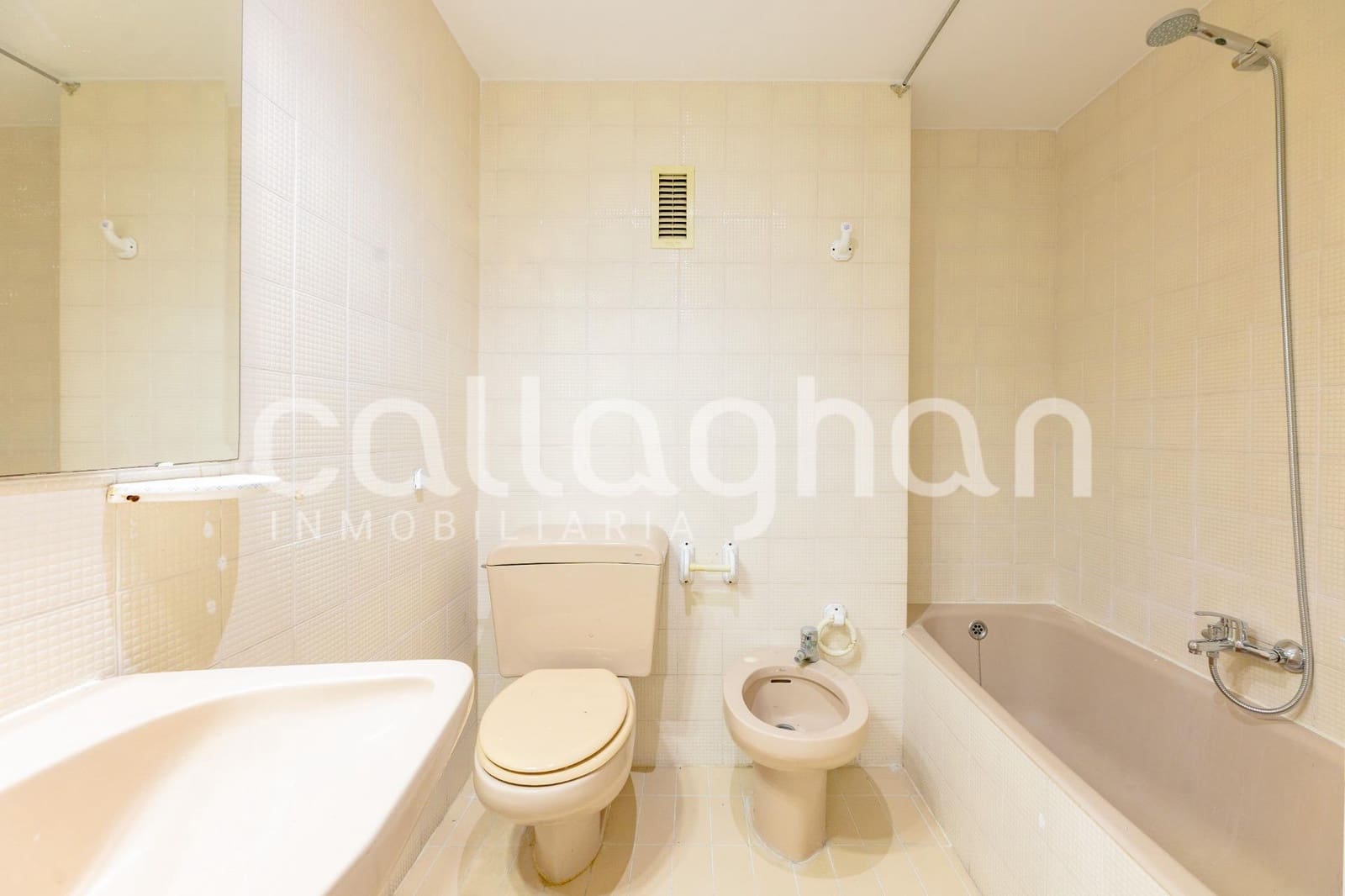 3 slaapkamer Flat te huur in Valencia stad met garage - € 1.600 (Ref: 9973500)