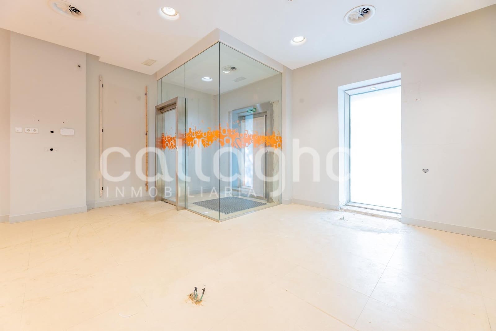 Komercyjne do wynajęcia w Catarroja - 1 600 € (Ref: 9975593)