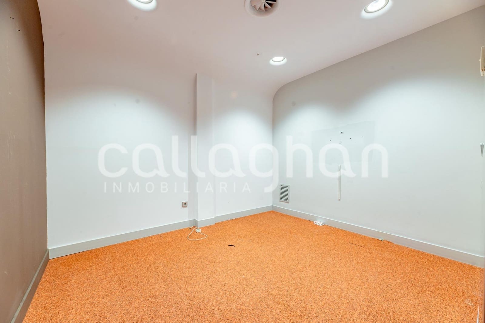 Komercyjne do wynajęcia w Catarroja - 1 600 € (Ref: 9975593)