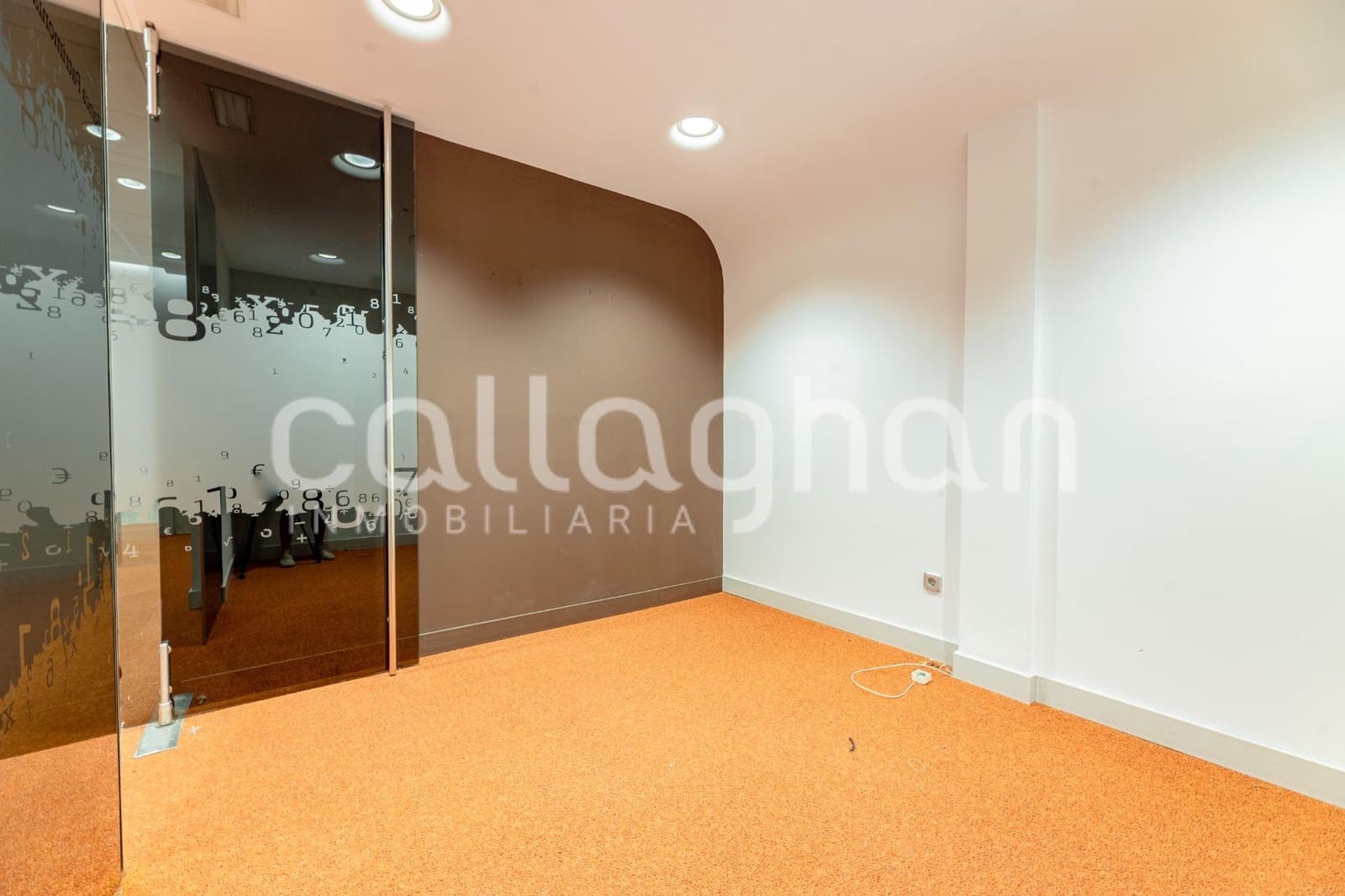 Komercyjne do wynajęcia w Catarroja - 1 600 € (Ref: 9975593)