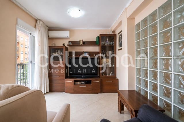Piso de 2 habitaciones en Cabanyal-Canyamelar, València ciudad en venta - 260.000 € (Ref: 9979029)