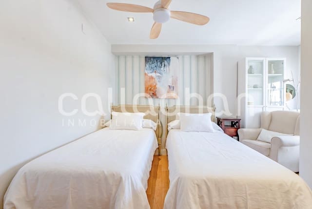 Piso de 2 habitaciones en Jaume Roig, València ciudad en venta con garaje - 410.000 € (Ref: 9994400)