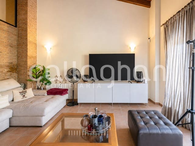4 soverom Villa til salgs i Alzira med svømmebasseng garasje - € 420 000 (Ref: 9994401)