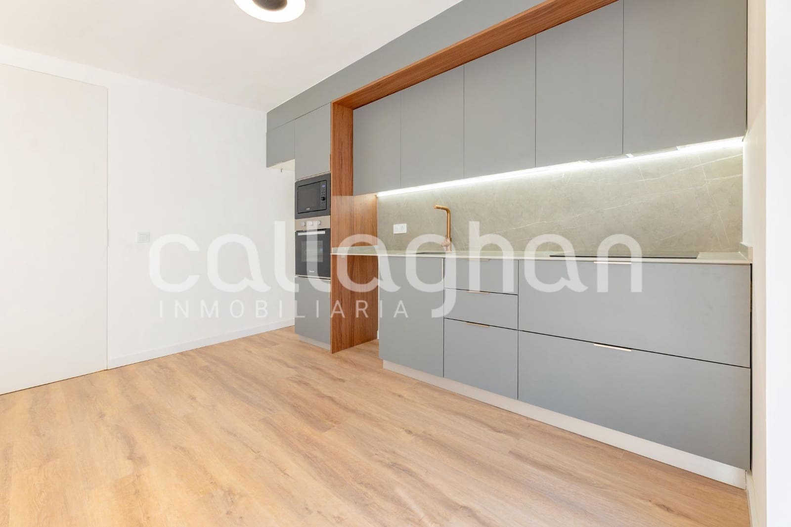 Piso de 3 habitaciones en València ciudad en venta - 420.000 € (Ref: 9997230)