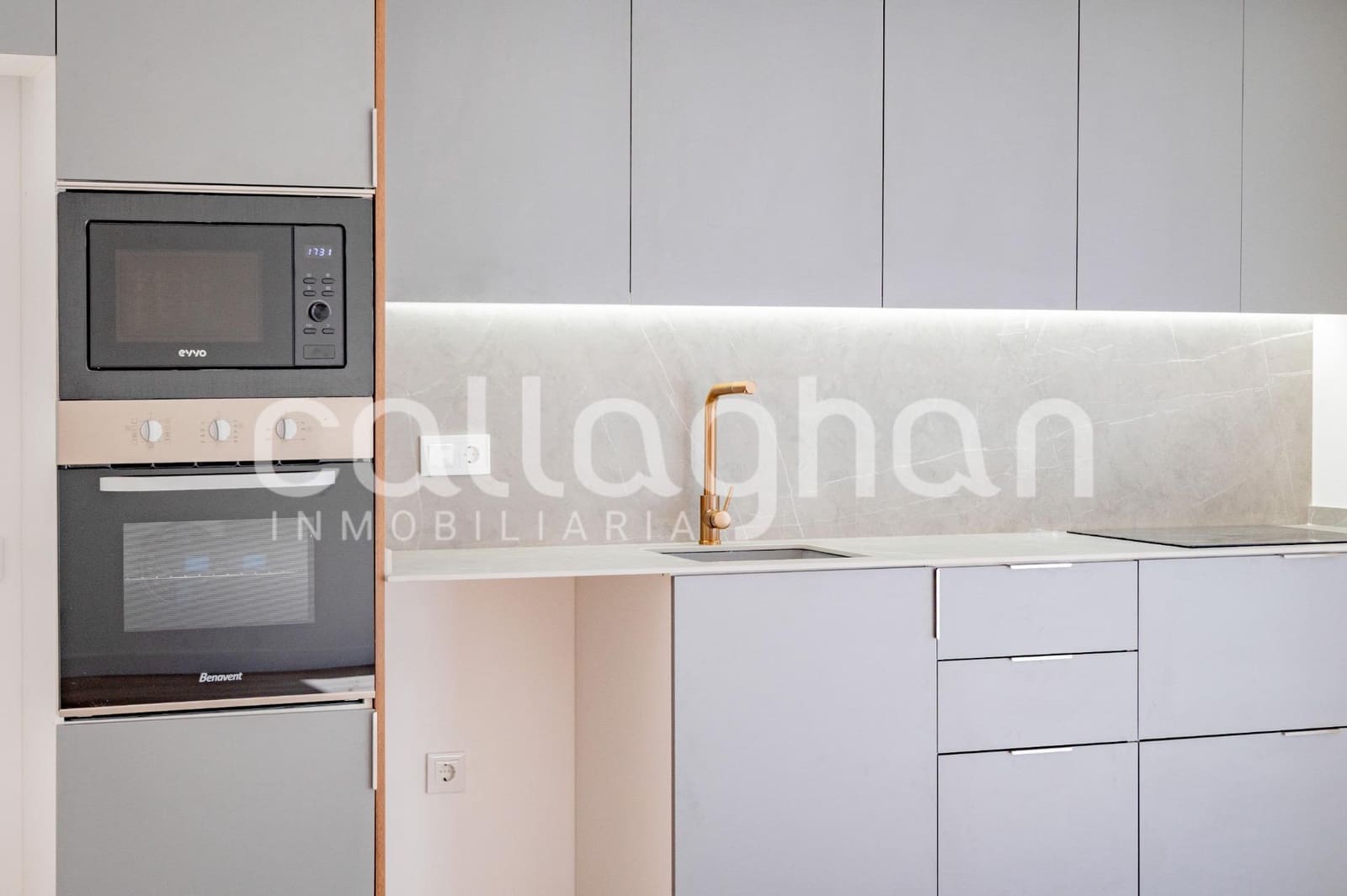 Piso de 3 habitaciones en València ciudad en venta - 420.000 € (Ref: 9997230)