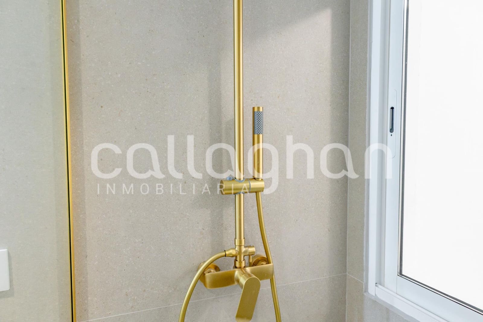 Piso de 3 habitaciones en València ciudad en venta - 420.000 € (Ref: 9997230)
