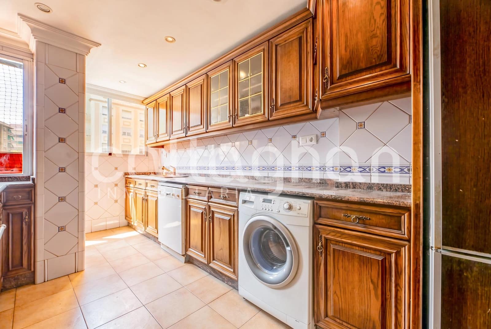 3 bedroom Flat for sale in Valencia city with garage - € 360,000 (Ref: 9997233)