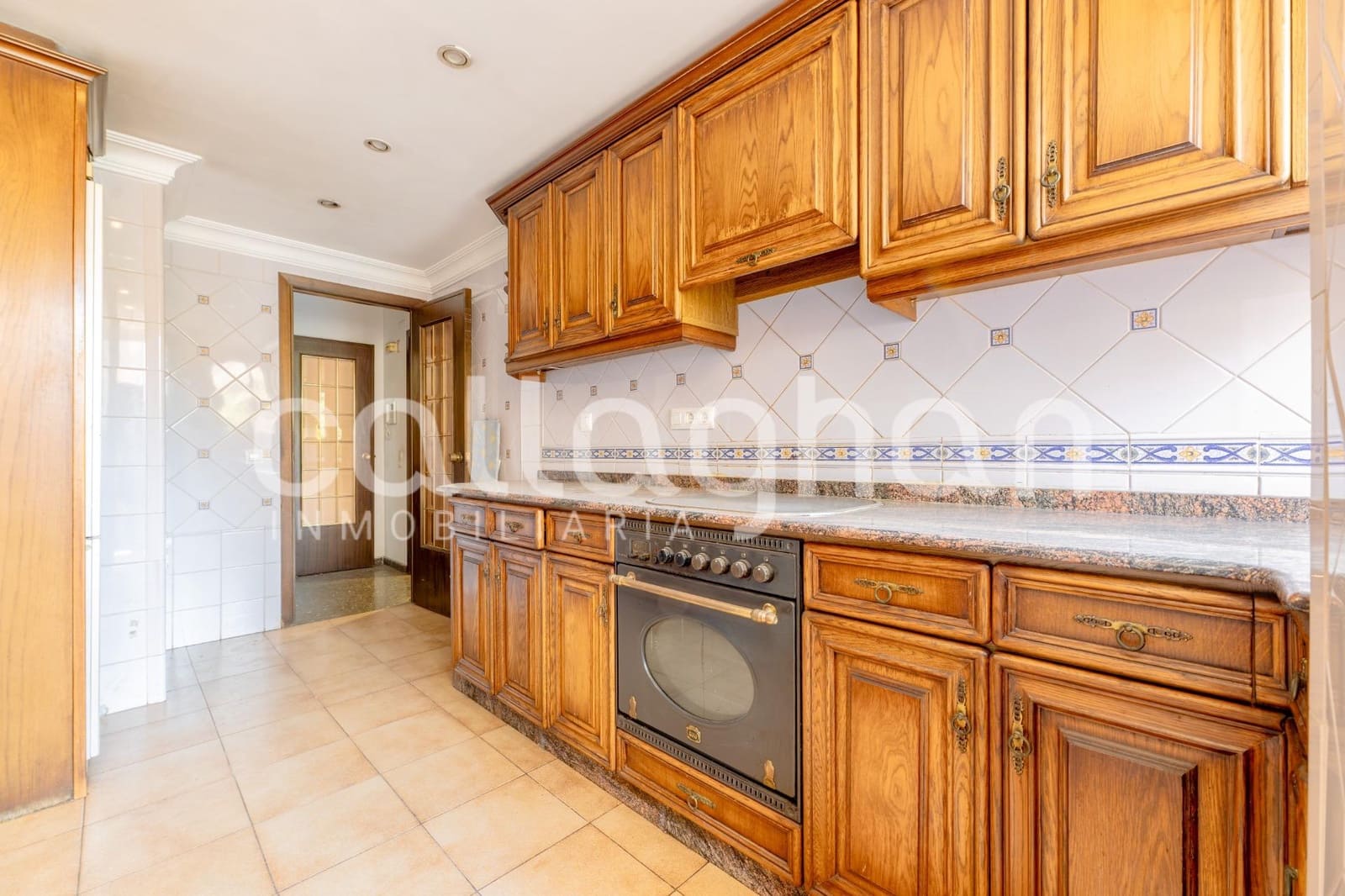 3 bedroom Flat for sale in Valencia city with garage - € 360,000 (Ref: 9997233)