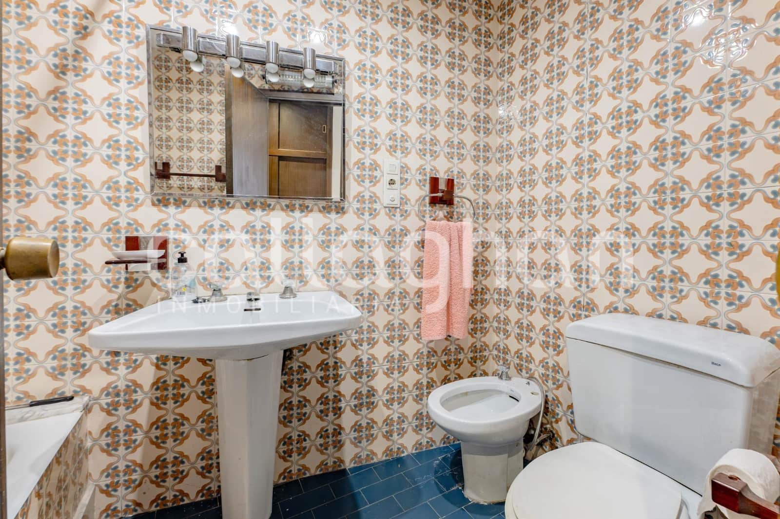 3 bedroom Flat for sale in Valencia city with garage - € 360,000 (Ref: 9997233)