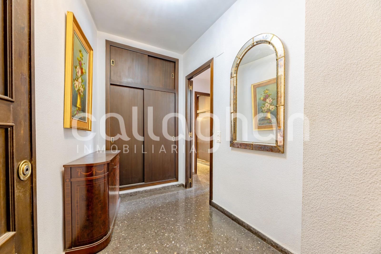 3 bedroom Flat for sale in Valencia city with garage - € 360,000 (Ref: 9997233)