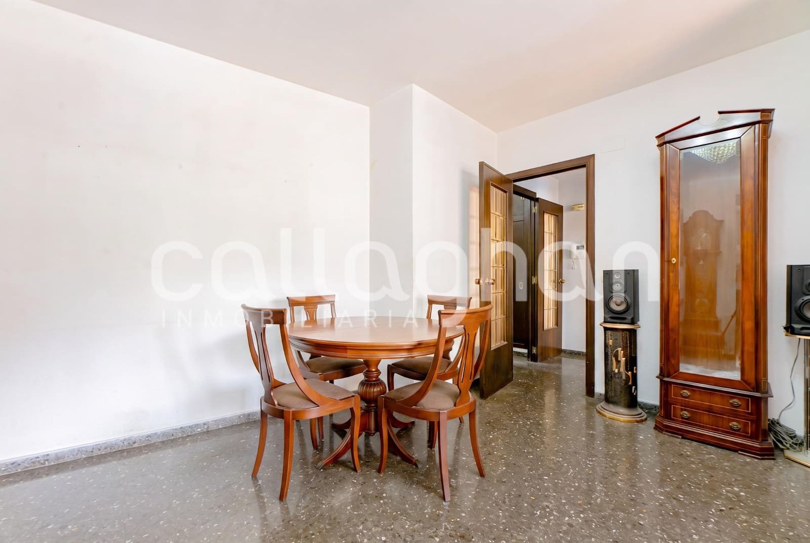 3 bedroom Flat for sale in Valencia city with garage - € 360,000 (Ref: 9997233)