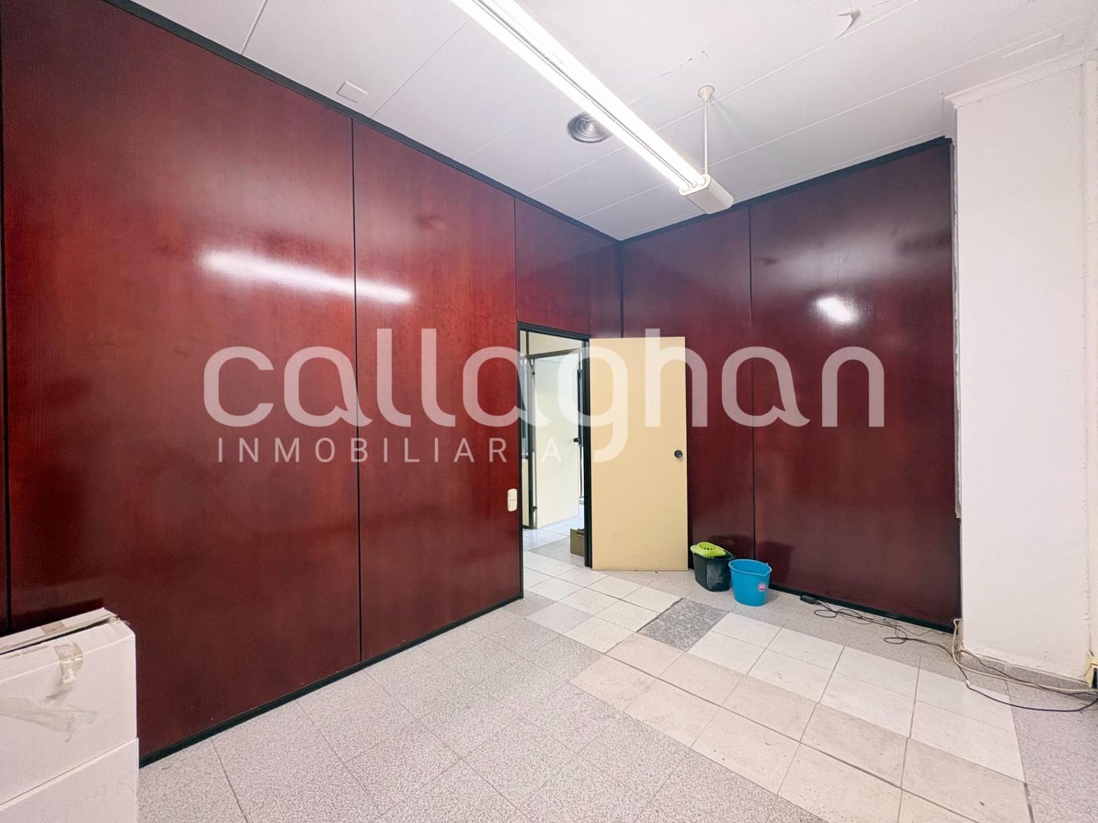 Comercial para arrendar em Valencia cidade com garagem - 1 600 € (Ref: 9998929)