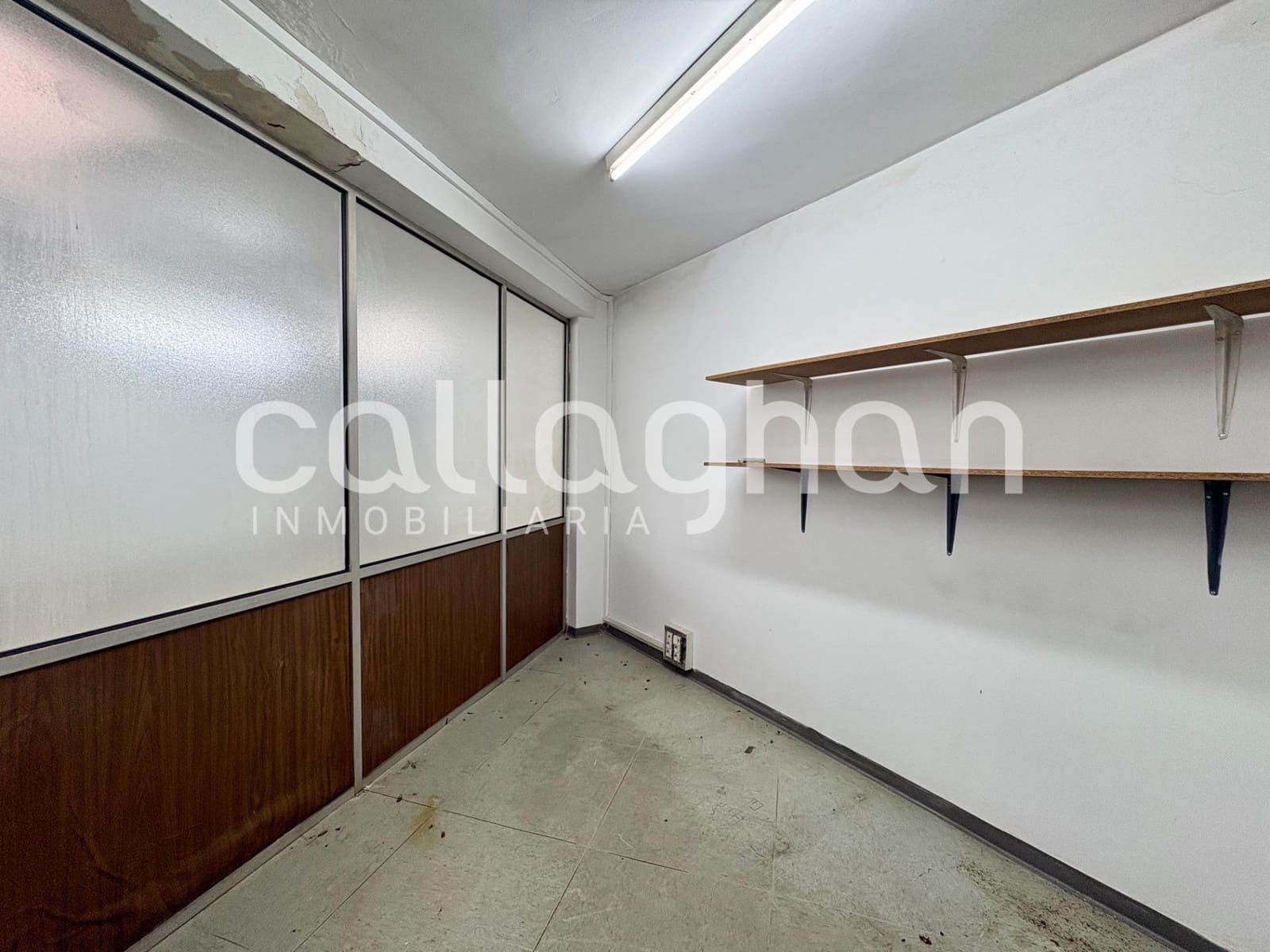 Comercial para arrendar em Valencia cidade com garagem - 1 600 € (Ref: 9998929)