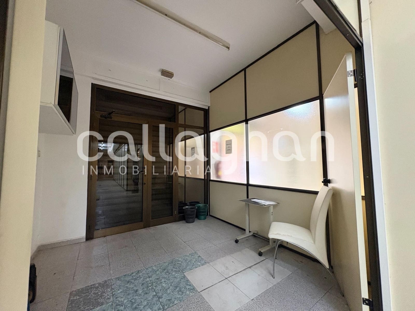 Comercial para arrendar em Valencia cidade com garagem - 1 600 € (Ref: 9998929)