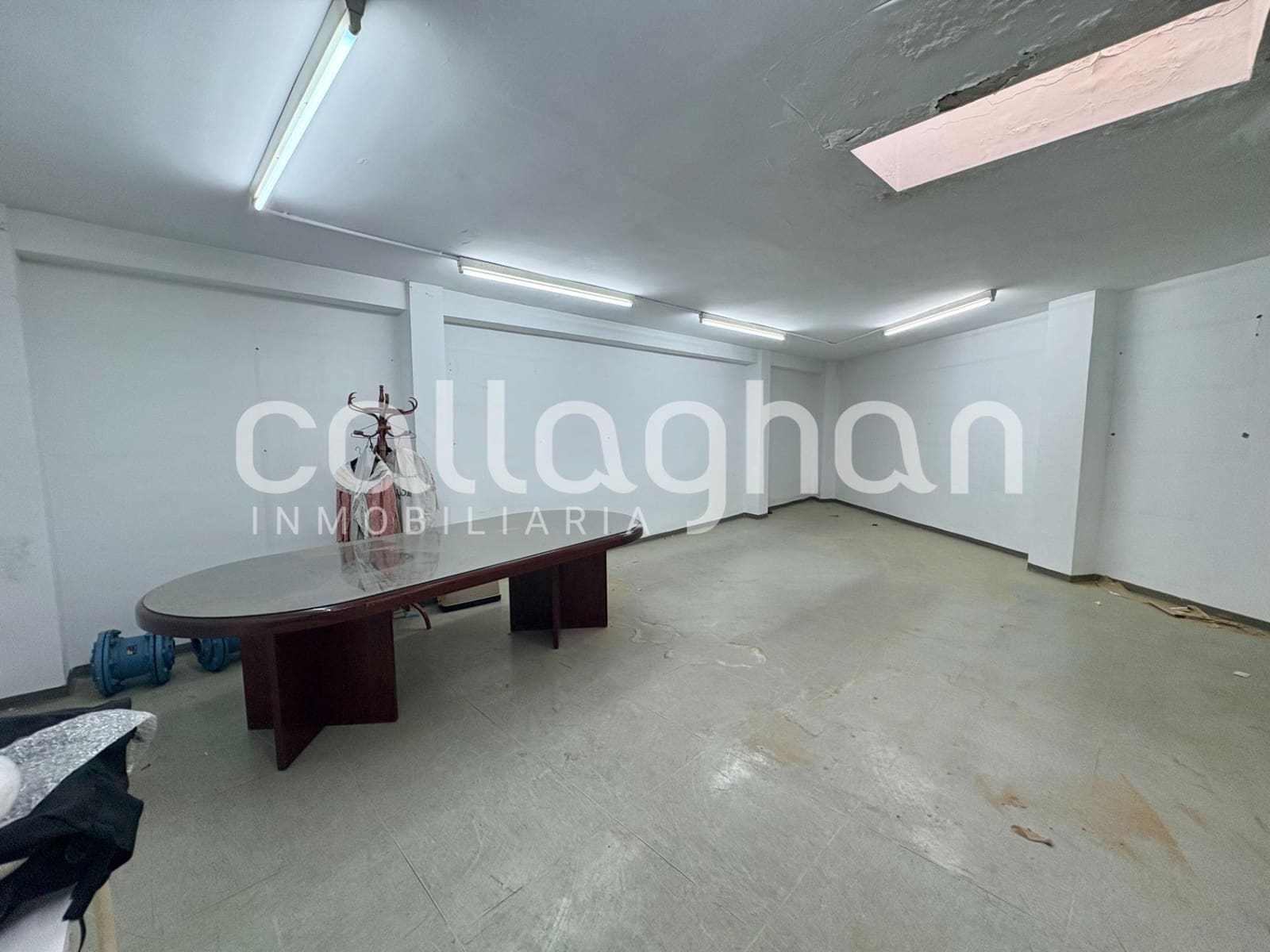 Comercial para arrendar em Valencia cidade com garagem - 1 600 € (Ref: 9998929)