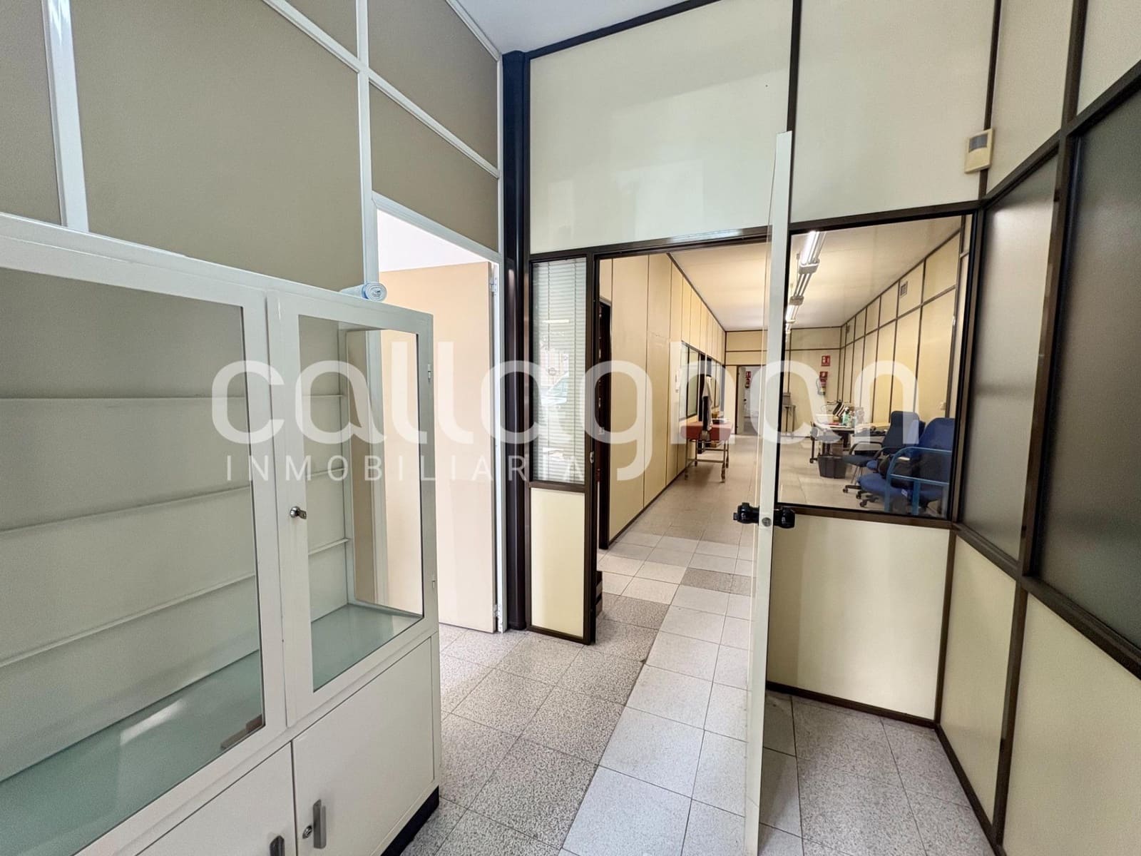 Comercial para arrendar em Valencia cidade com garagem - 1 600 € (Ref: 9998929)