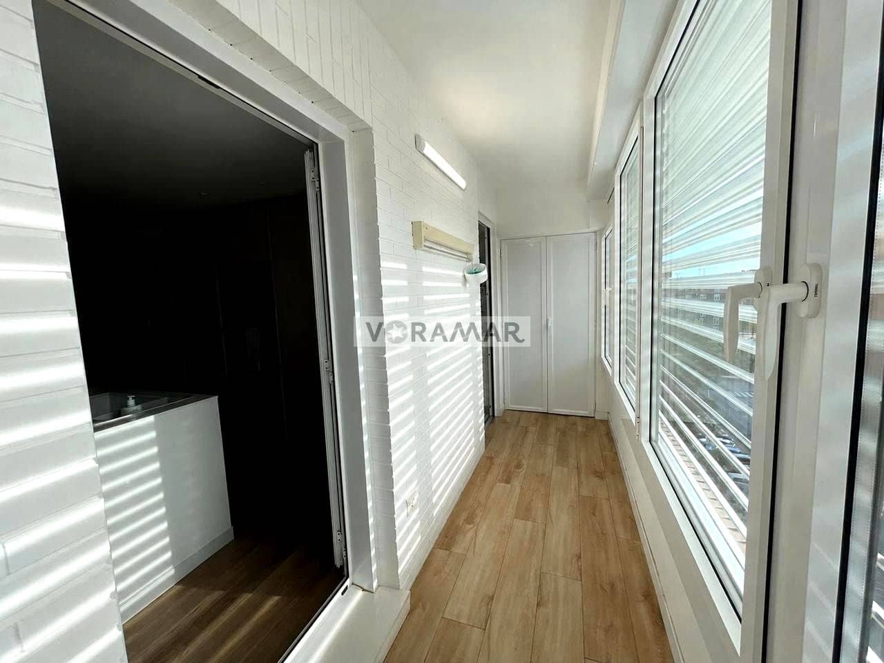 3 bedroom Flat for rent in Valencia city with garage - € 3,200 (Ref: 10024601)