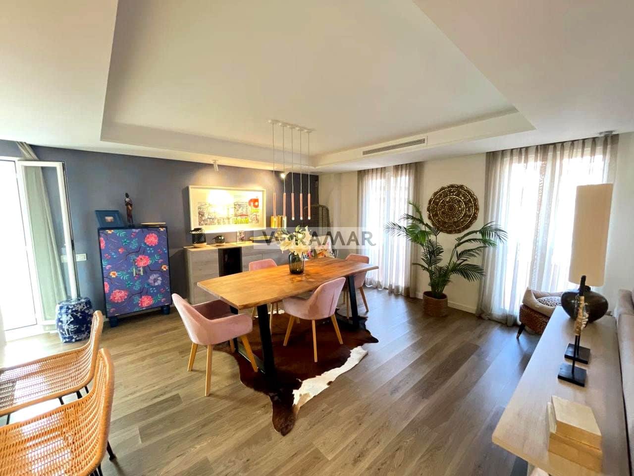 3 bedroom Flat for rent in Valencia city with garage - € 3,200 (Ref: 10024601)