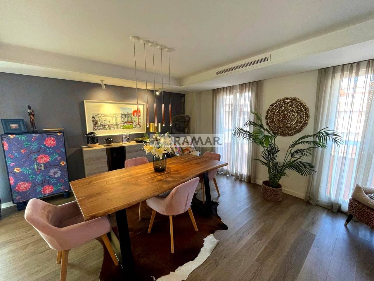 3 bedroom Flat for rent in Valencia city with garage - € 3,200 (Ref: 10024601)