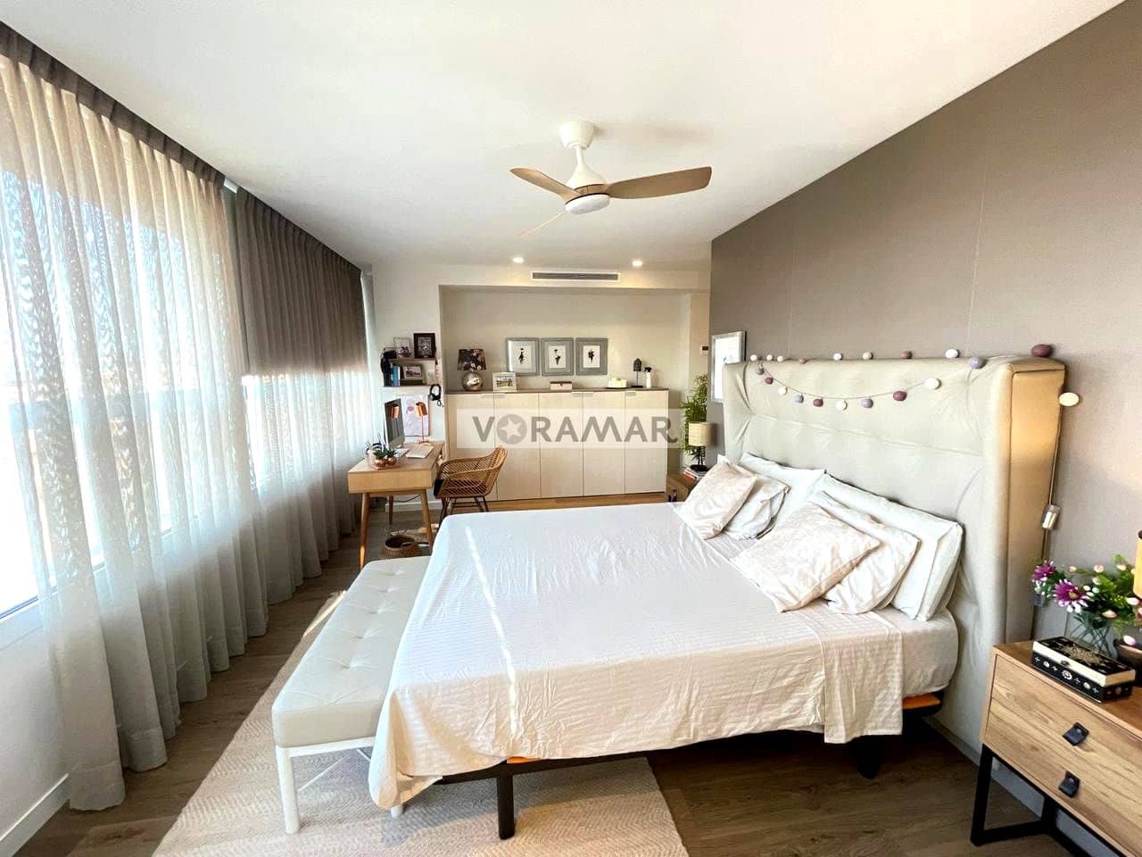 3 bedroom Flat for rent in Valencia city with garage - € 3,200 (Ref: 10024601)