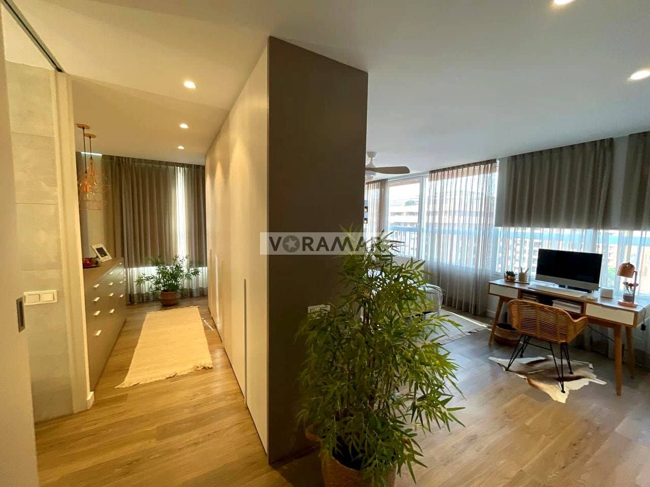 3 bedroom Flat for rent in Valencia city with garage - € 3,200 (Ref: 10024601)