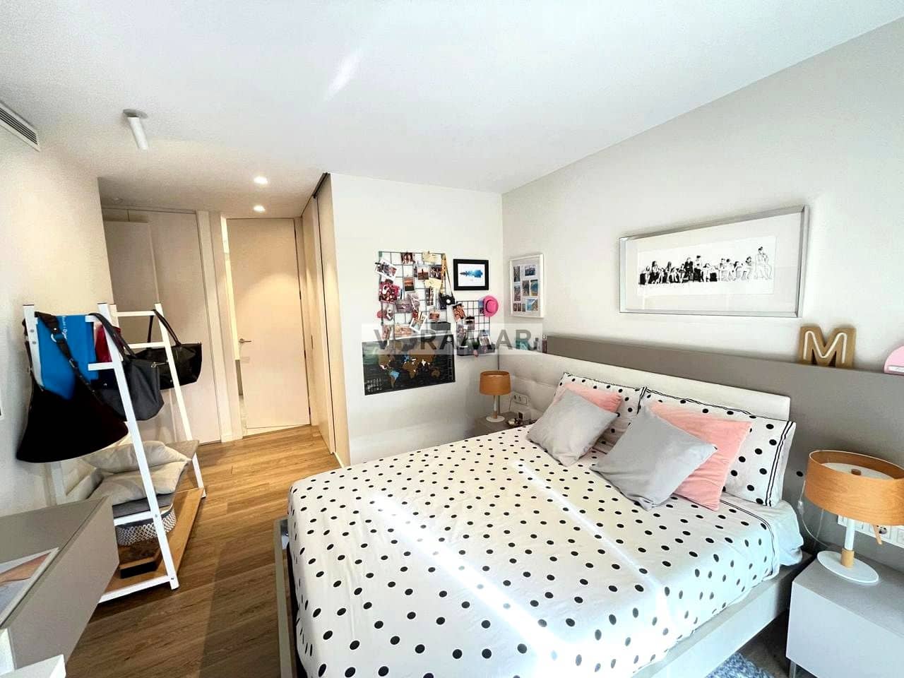 3 bedroom Flat for rent in Valencia city with garage - € 3,200 (Ref: 10024601)