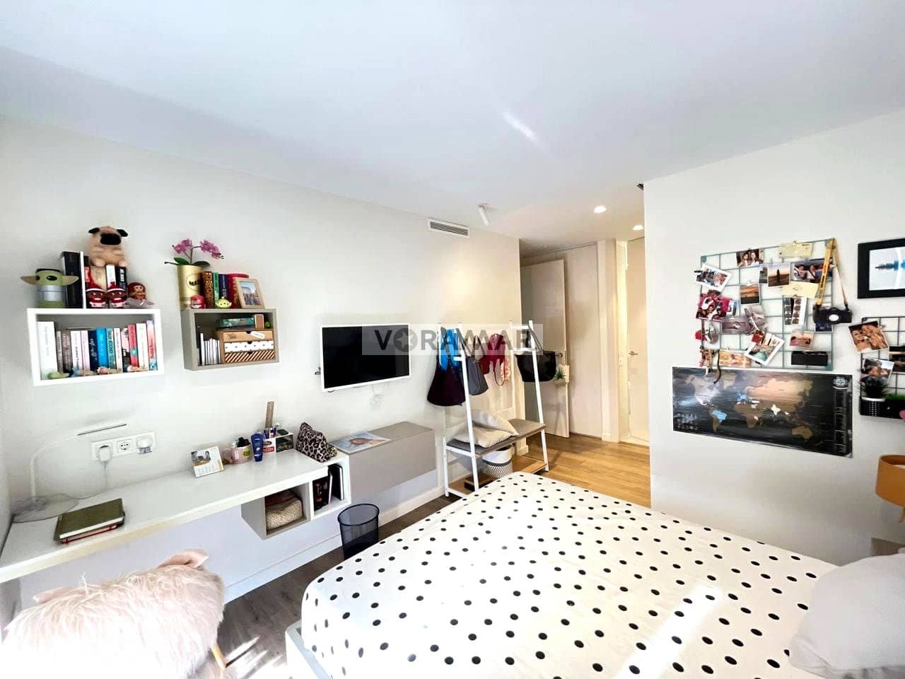 3 bedroom Flat for rent in Valencia city with garage - € 3,200 (Ref: 10024601)