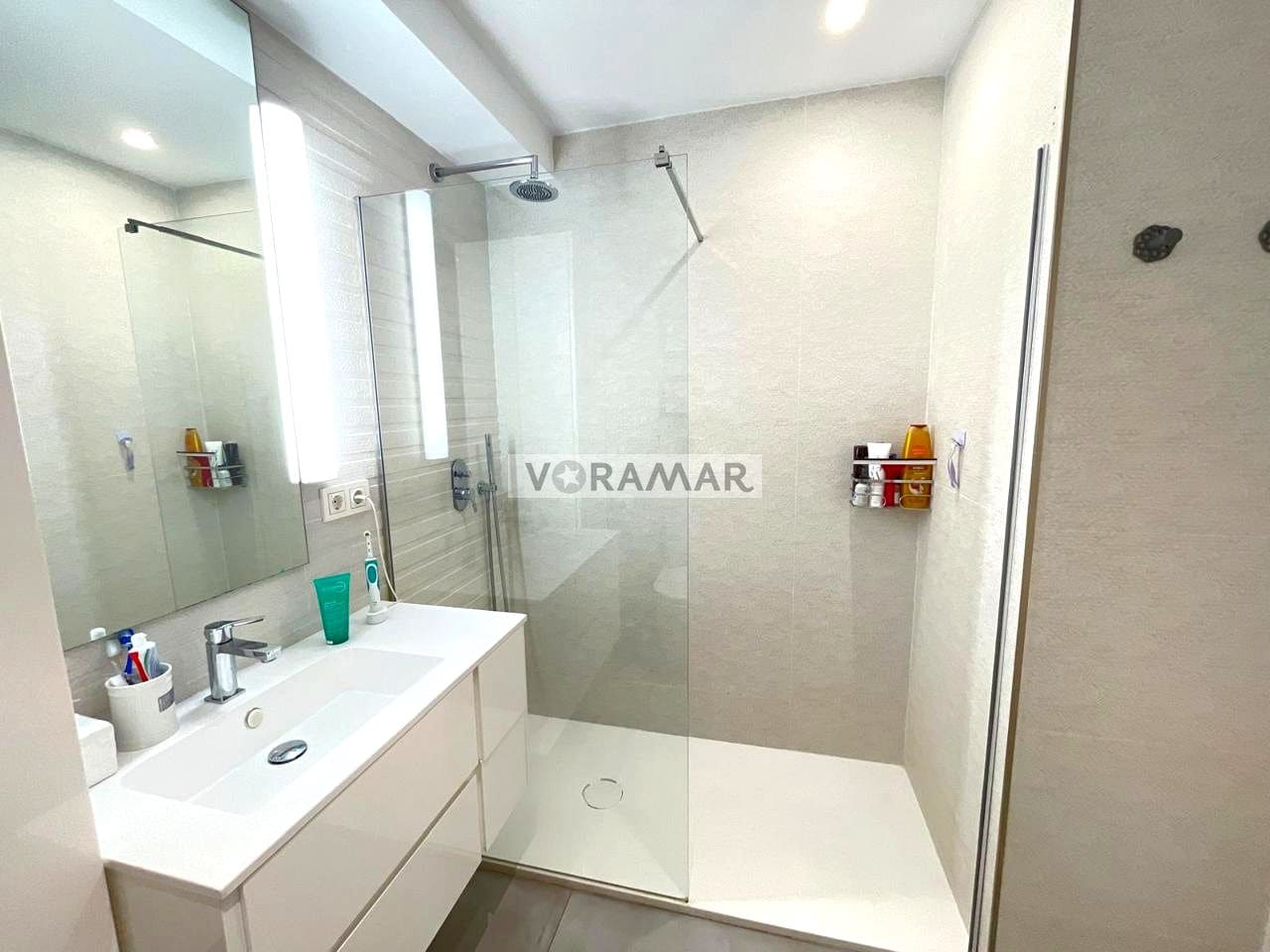 3 bedroom Flat for rent in Valencia city with garage - € 3,200 (Ref: 10024601)