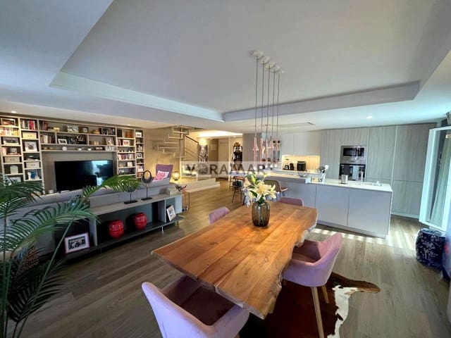 3 bedroom Flat for rent in Valencia city with garage - € 3,200 (Ref: 10024601)