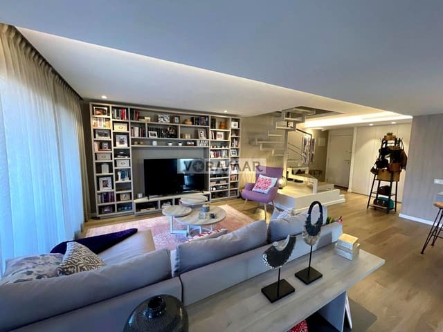 3 bedroom Flat for rent in Valencia city with garage - € 3,200 (Ref: 10024601)