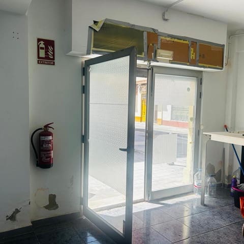 2 bedroom Business for rent in Cabanyal-Canyamelar, Valencia city - € 1,150 (Ref: 10030905)