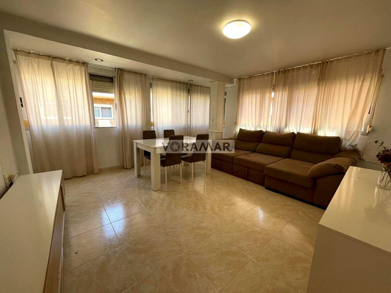 Piso de 2 habitaciones en València ciudad en alquiler - 1.100 € (Ref: 10048556)