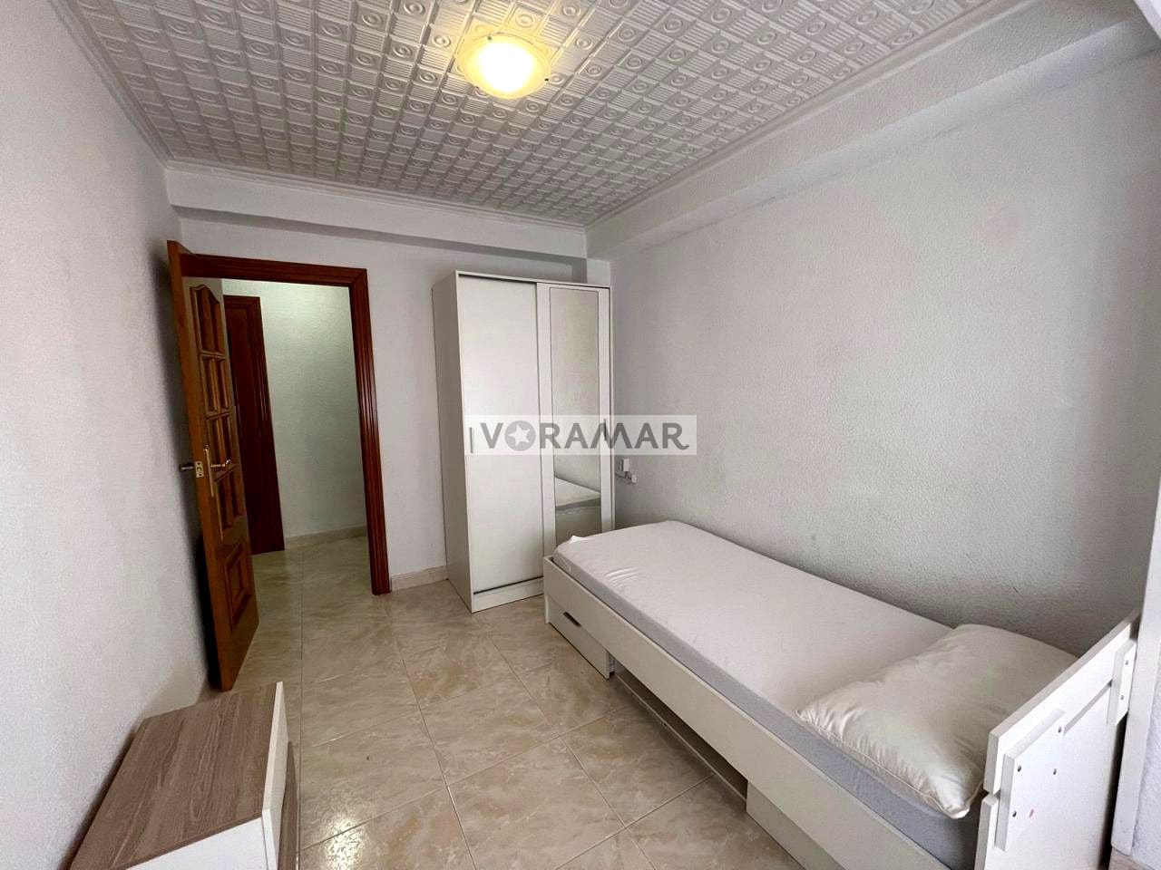 Piso de 2 habitaciones en València ciudad en alquiler - 1.100 € (Ref: 10048556)
