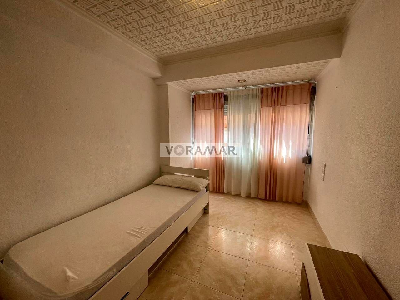 Piso de 2 habitaciones en València ciudad en alquiler - 1.100 € (Ref: 10048556)