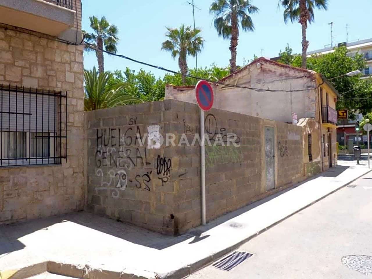 Grunde uden byggetilladelser til salg i Meliana - € 210.000 (Ref: 2986062)