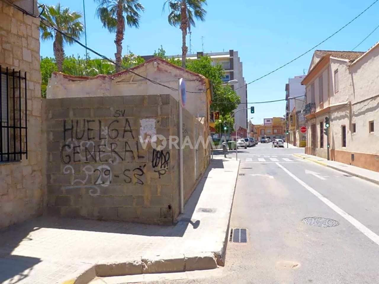 Grunde uden byggetilladelser til salg i Meliana - € 210.000 (Ref: 2986062)