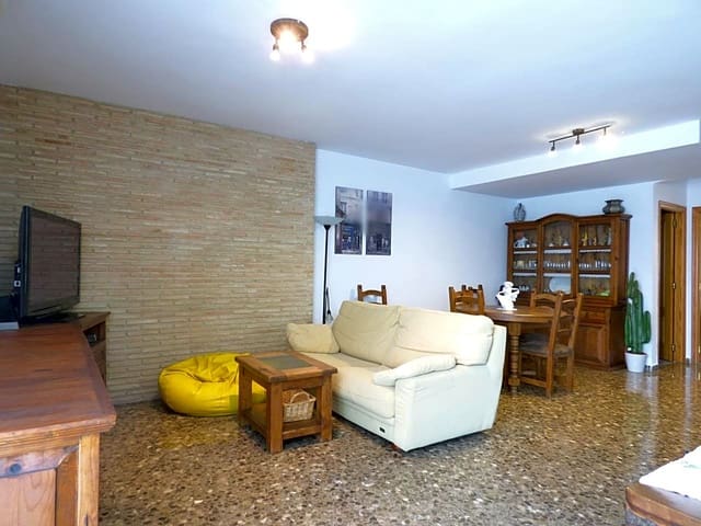 3 soveværelse Lejlighed til leje i La Malva-Rosa, Valencia by med garage - € 1.700 (Ref: 4731162)