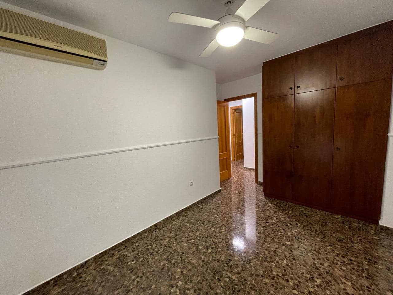 3 makuuhuone Asunto vuokrattavana paikassa Valencia kaupunki mukana 
autotalli - 1 500 € (Ref: 4731162)