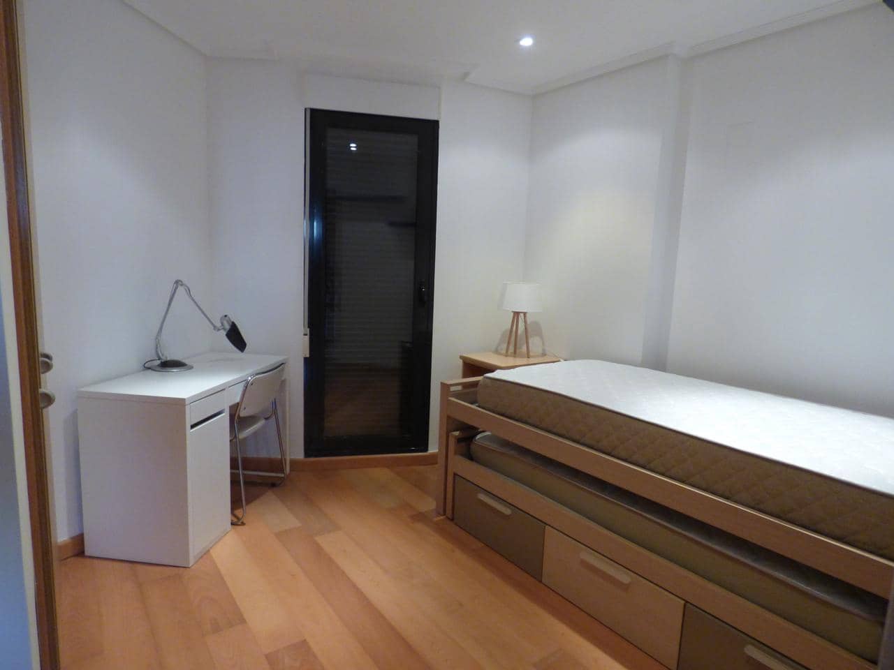 2 soveværelse Lejlighed til leje i Valencia by med swimmingpool garage - € 2.000 (Ref: 6751129)