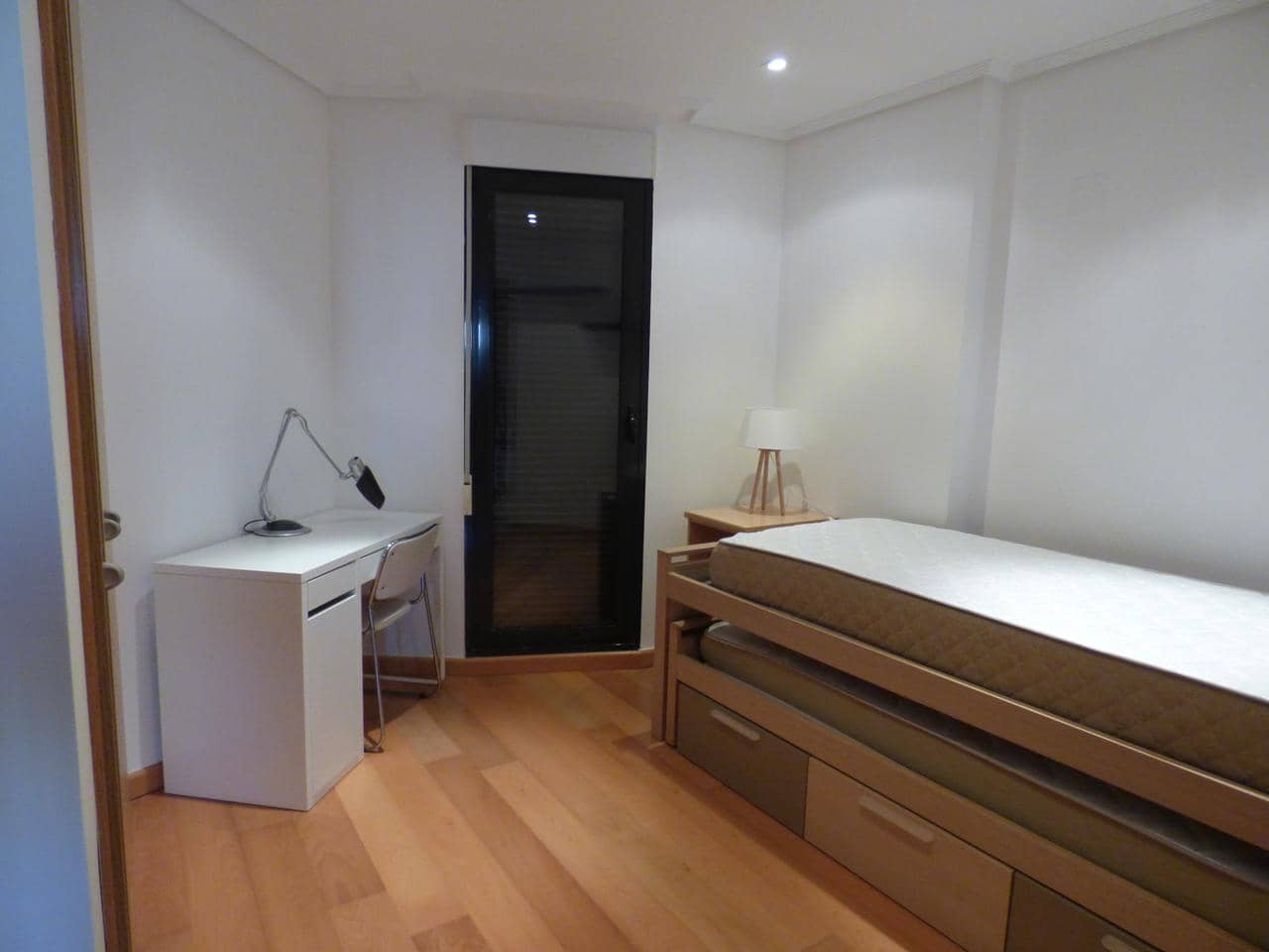 2 soveværelse Lejlighed til leje i Valencia by med swimmingpool garage - € 2.000 (Ref: 6751129)