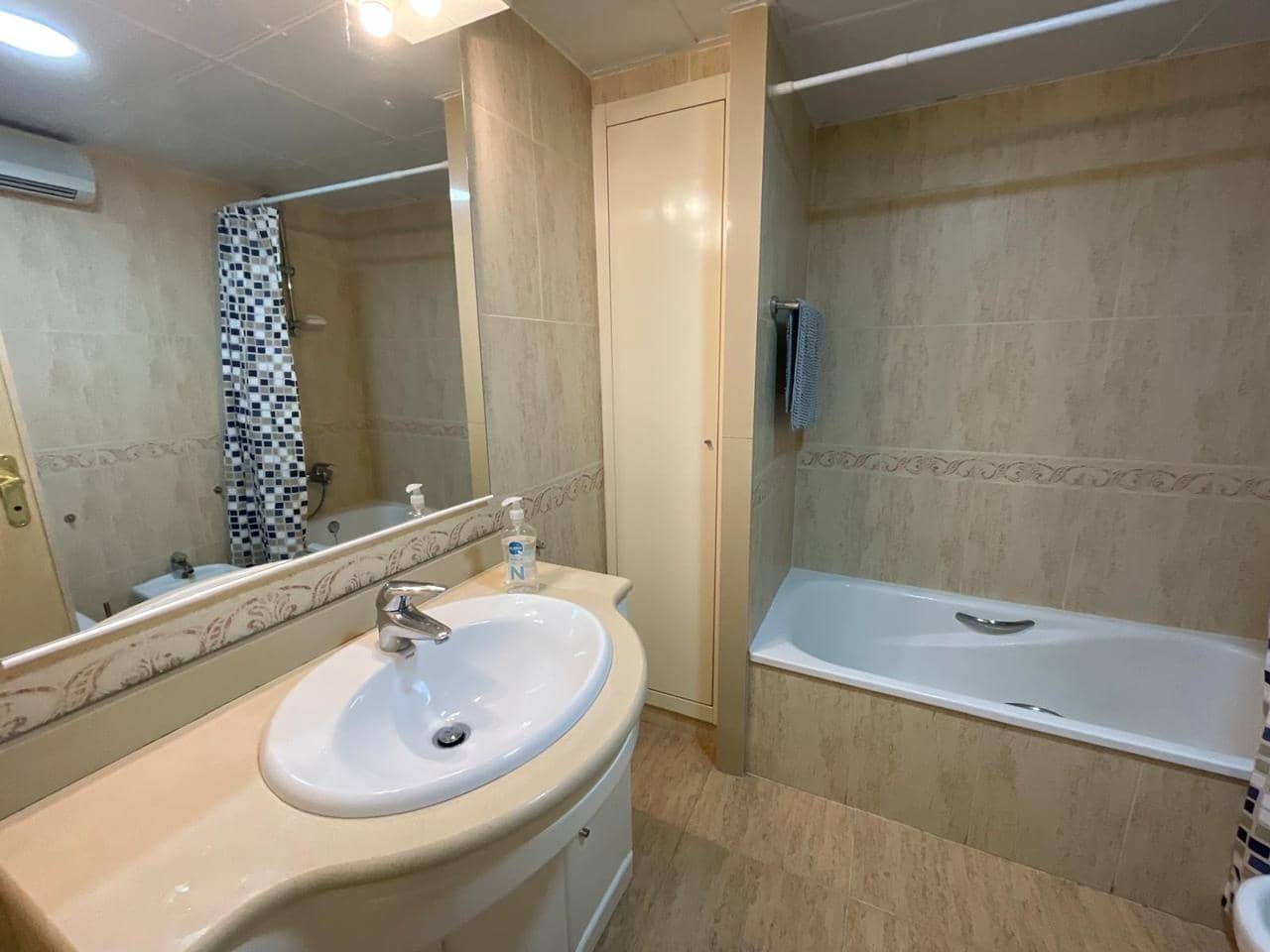 Appartement de 2 chambres à louer à Valence ville avec piscine - 1 600 € (Ref: 6842880)