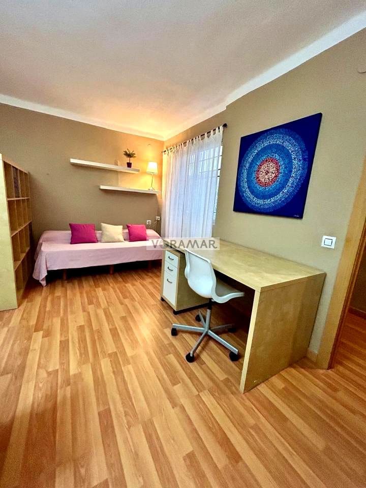 1 soveværelse Lejlighed til leje i Valencia by - € 900 (Ref: 8626074)