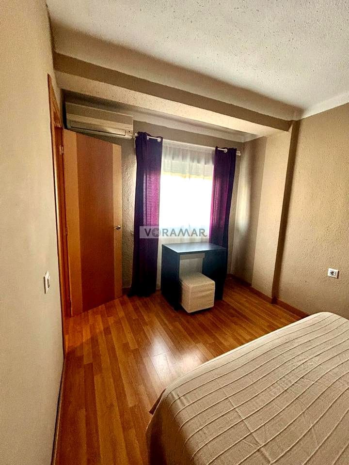 1 soveværelse Lejlighed til leje i Valencia by - € 900 (Ref: 8626074)