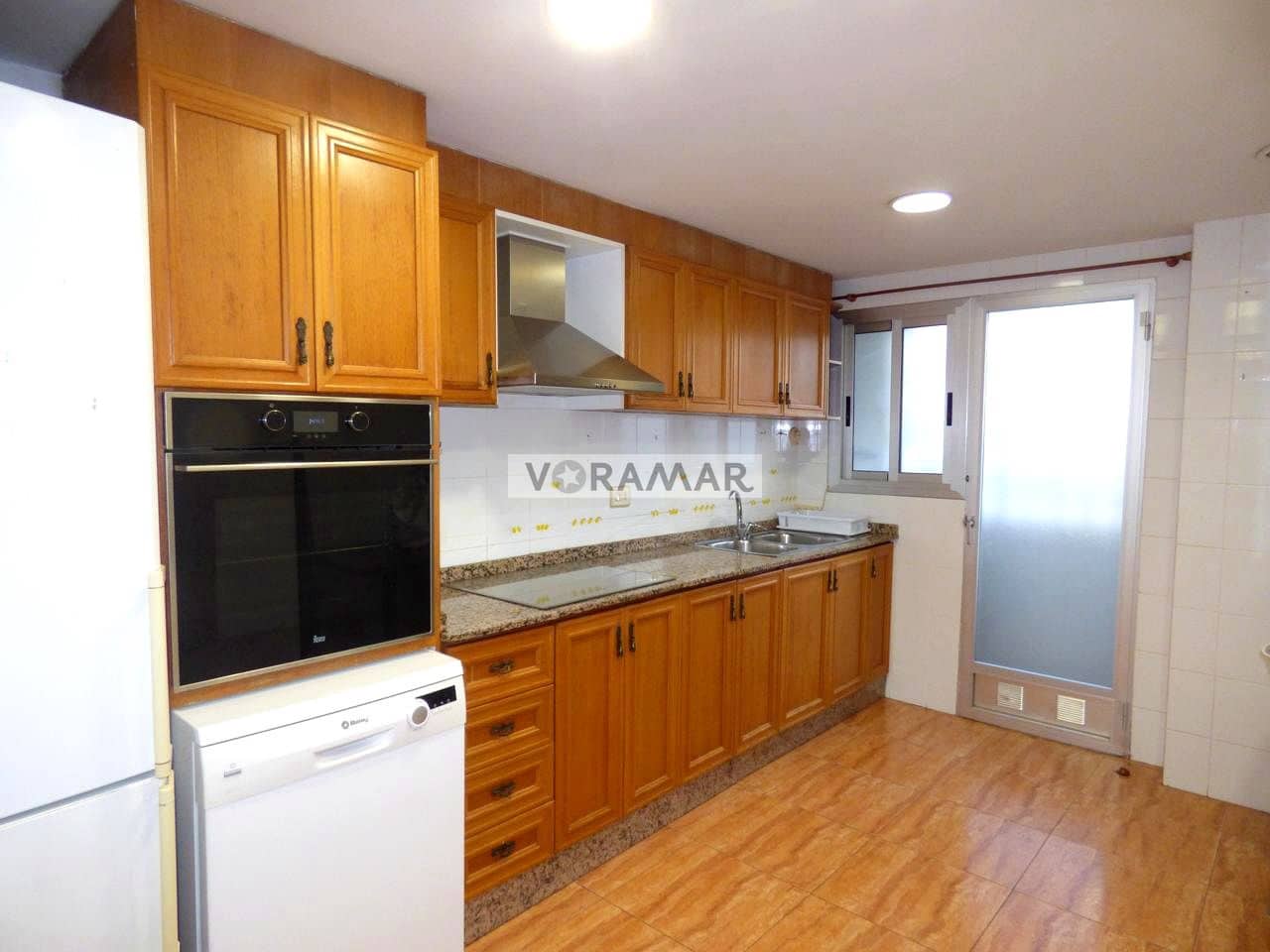 2 slaapkamer Flat te koop in Valencia stad - € 265.000 (Ref: 8814660)