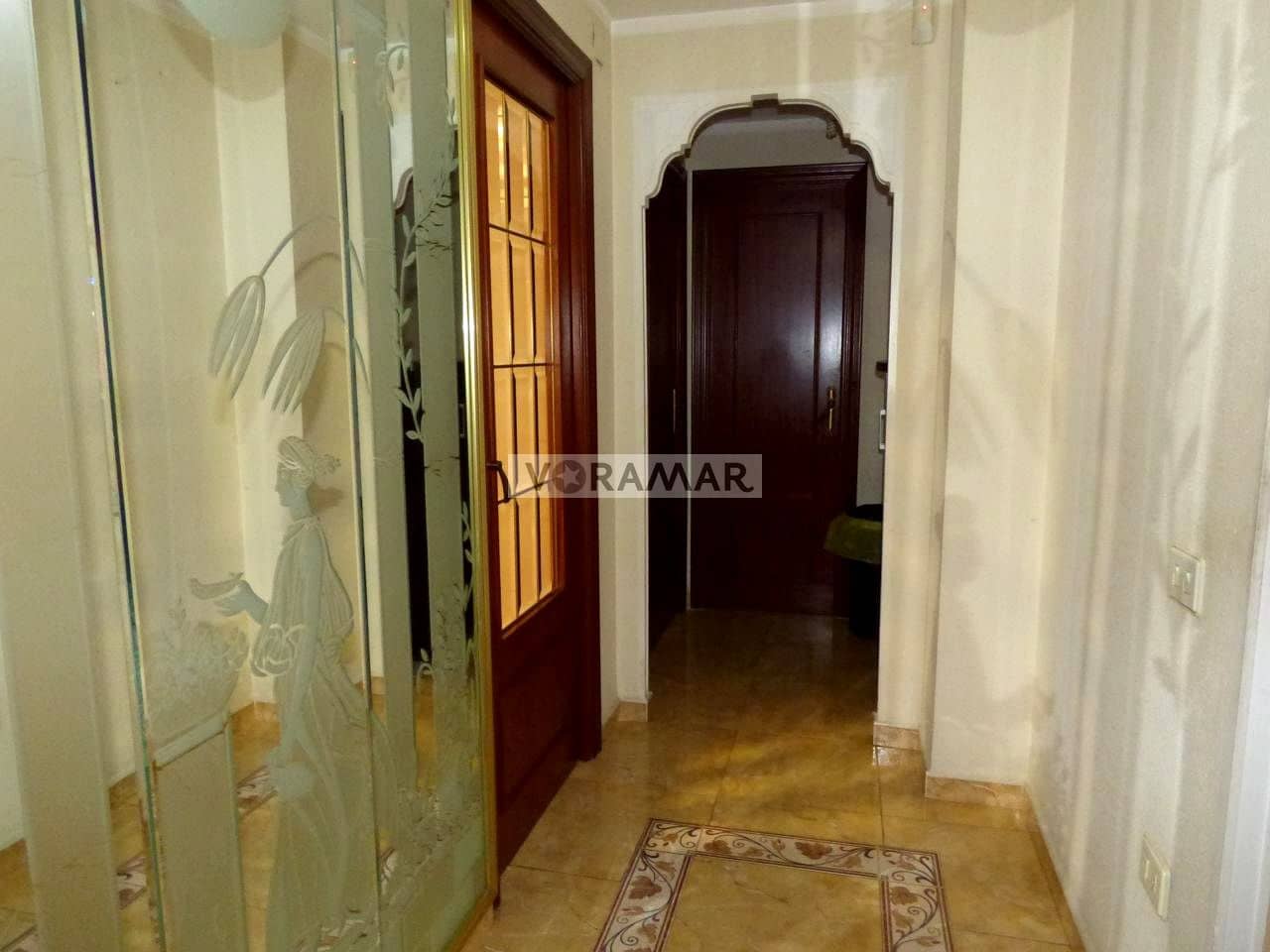 2 slaapkamer Flat te koop in Valencia stad - € 265.000 (Ref: 8814660)