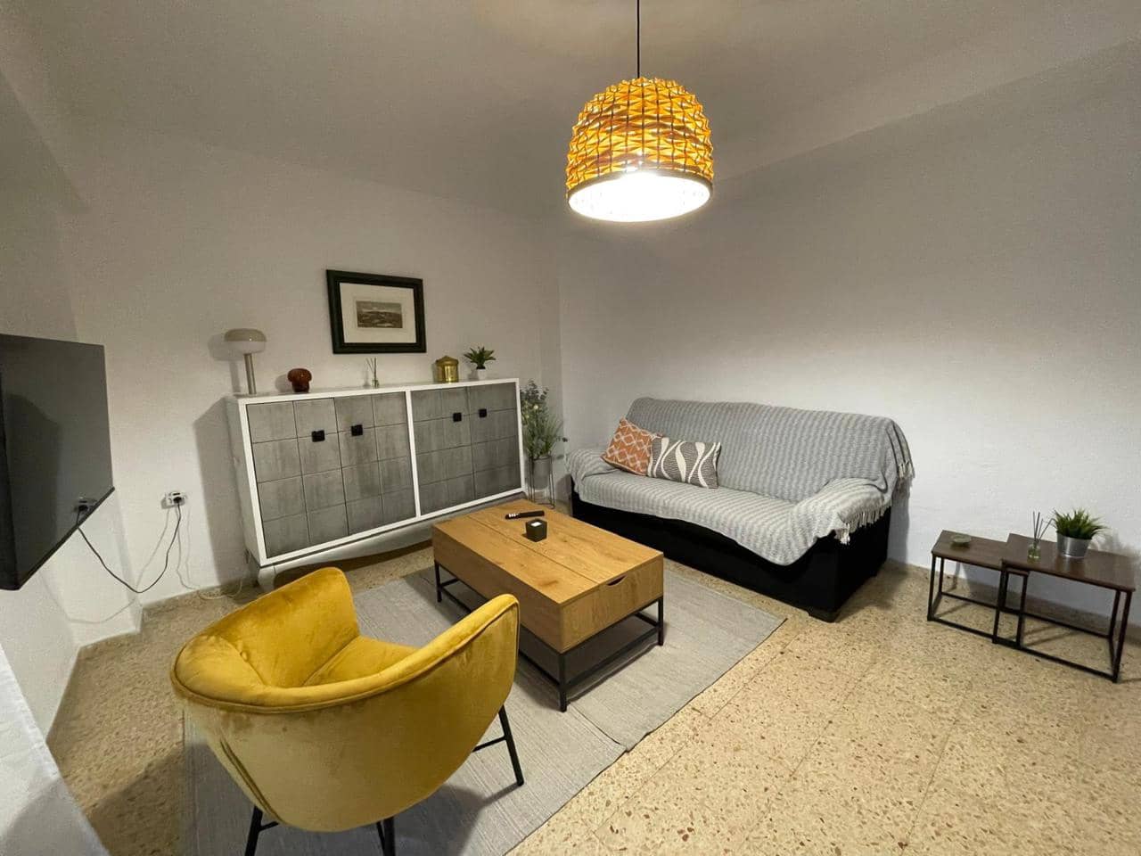 3 sovrum Lägenhet att hyra i Valencia stad - 1 300 € (Ref: 8931405)