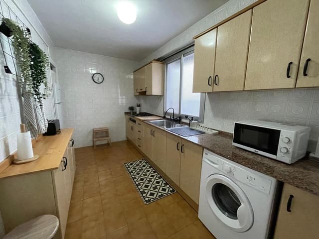 Piso de 3 habitaciones en València ciudad en alquiler - 1.300 € (Ref: 8931405)